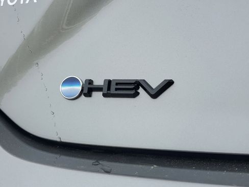 Used 2026 Toyota Camry SE image 8