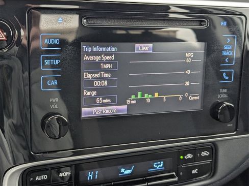 Used 2018 Toyota Corolla LE image 17