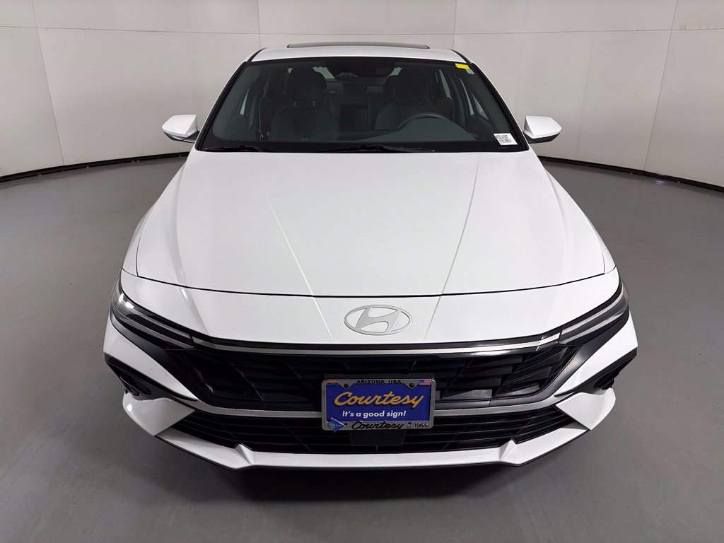 Used 2024 Hyundai Elantra SEL w/ Convenience Package FWD image 3