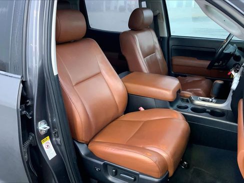 Used 2011 Toyota Tundra Limited w/ Memory Pkg image 9