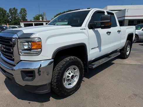 Used 2017 GMC Sierra 2500 4x4 Double Cab image 9