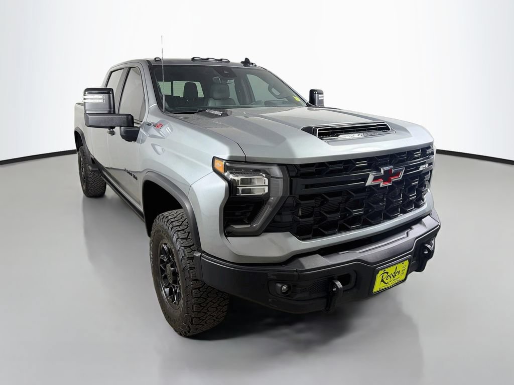 Used 2024 Chevrolet Silverado 2500 ZR2 w/ ZR2 Bison Edition AWD/4WD image 4