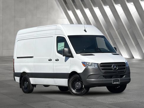 Used 2026 Mercedes-Benz Sprinter 2500 image 2