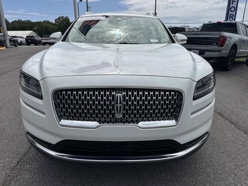 Used 2023 Lincoln Nautilus AWD w/ Premium Package image 2