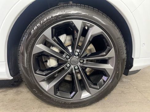 New 2026 Audi Q7 3.0T Premium Plus AWD/4WD image 9