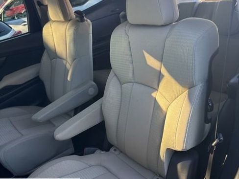 Certified 2024 Subaru Ascent Premium w/ Convenience Package image 23