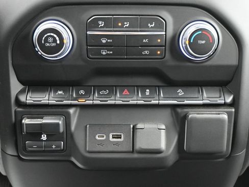 Used 2023 Chevrolet Silverado 1500 Custom Trail Boss AWD/4WD image 19
