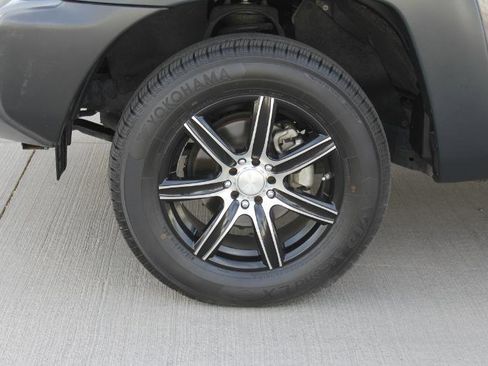 Used 2012 Toyota Tacoma 2WD Double Cab w/ Convenience Pkg image 31