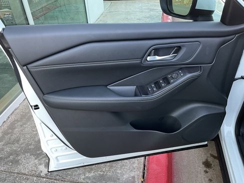 New 2025 Nissan Rogue SV w/ SV Premium Package image 12