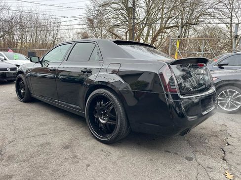 Used 2014 Chrysler 300 C RWD image 10