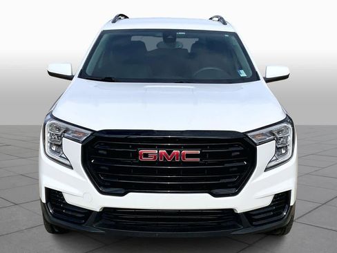Used 2022 GMC Terrain SLE w/ Elevation Edition image 3