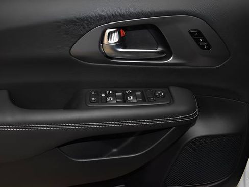 New 2026 Chrysler Pacifica Select AWD/4WD image 27