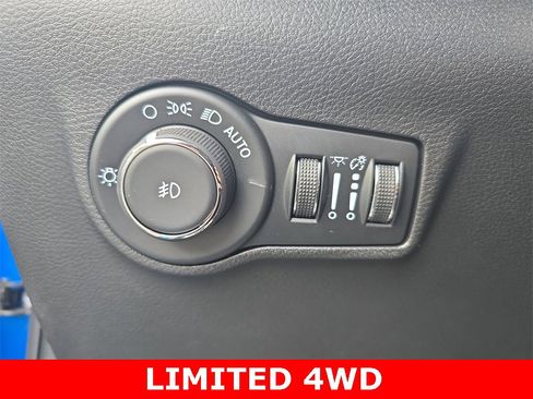New 2025 Jeep Compass Limited image 25