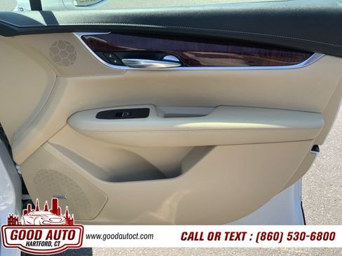 Used 2017 Cadillac XT5 Premium Luxury w/ LPO, Wheel Lock Package AWD/4WD image 11