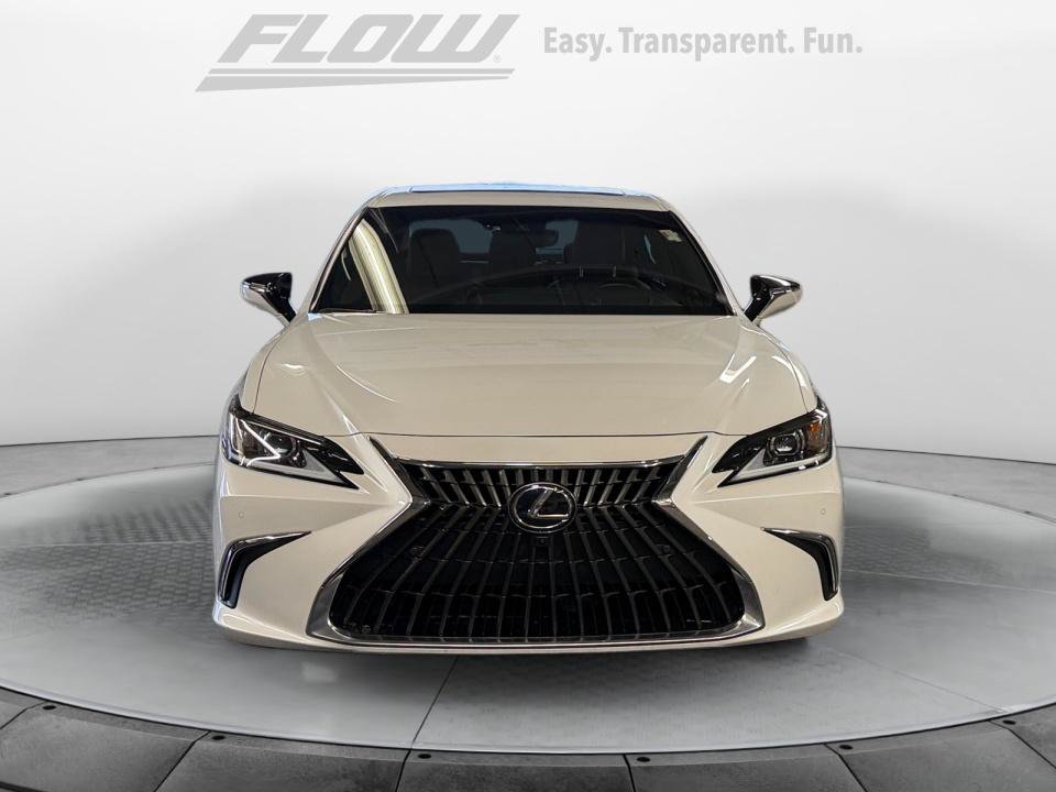 Used 2025 Lexus ES 300h w/ Technology Package FWD image 3