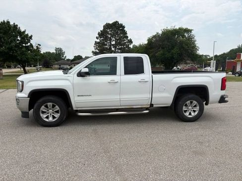 Used 2016 GMC Sierra 1500 SLE AWD/4WD image 2