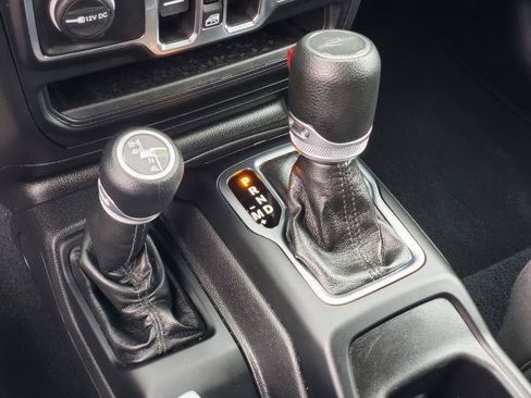 Used 2022 Jeep Gladiator Sport AWD/4WD image 18