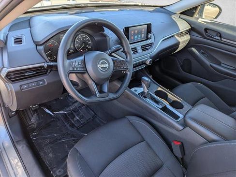 Used 2024 Nissan Altima 2.5 S image 9
