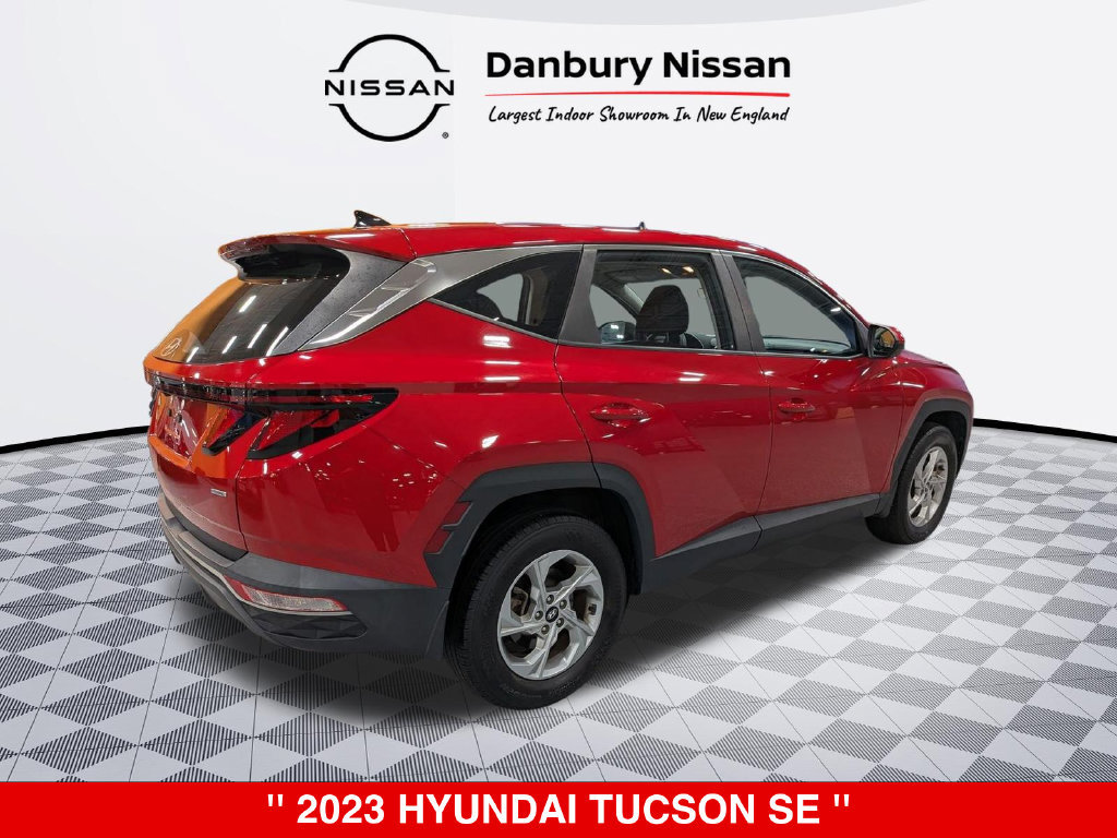 Used 2023 Hyundai Tucson SE AWD/4WD image 3
