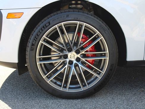 New 2026 Porsche Macan S image 12