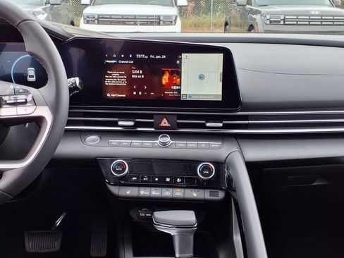 New 2025 Hyundai Elantra SEL image 16