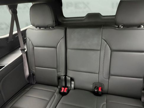 Used 2025 GMC Yukon XL Denali AWD/4WD image 22