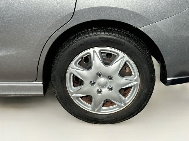 Used 2012 MAZDA MAZDA5 Touring w/ Moonroof & Audio Pkg FWD image 18
