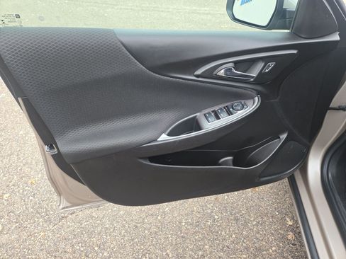 Used 2024 Chevrolet Malibu LT image 11