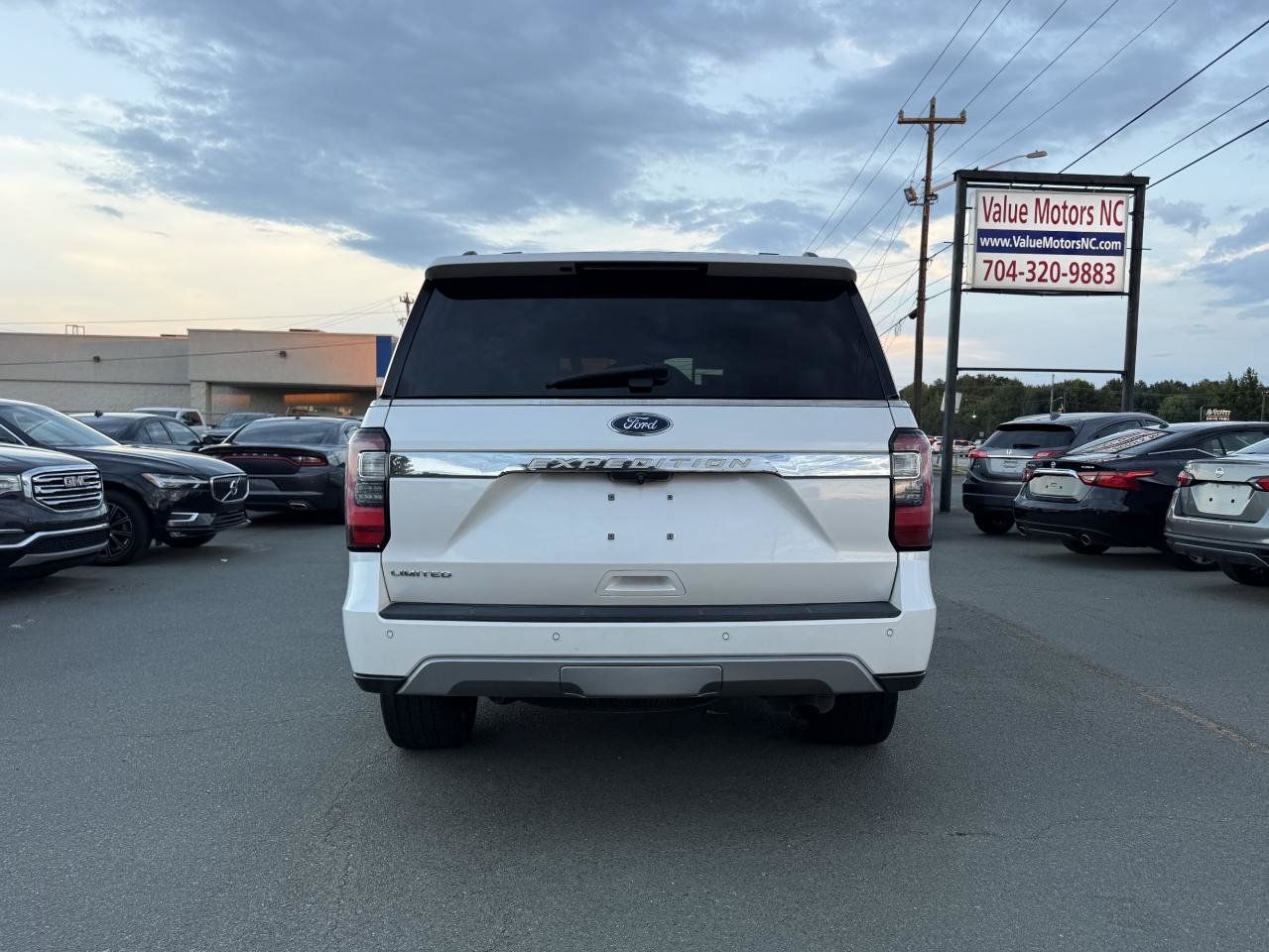 Used 2019 Ford Expedition Limited w/ Special Edition Package RWD image 5