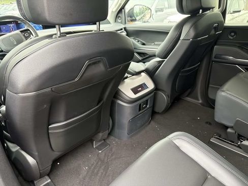 New 2026 Lincoln Navigator Premiere AWD/4WD image 16