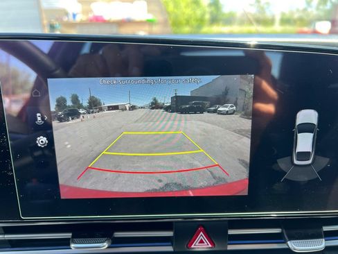 Used 2023 Hyundai Elantra Limited w/ Preferred Accessory Package FWD image 25