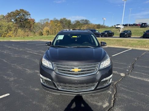 Used 2017 Chevrolet Traverse LT w/ Style and Technology Package image 8