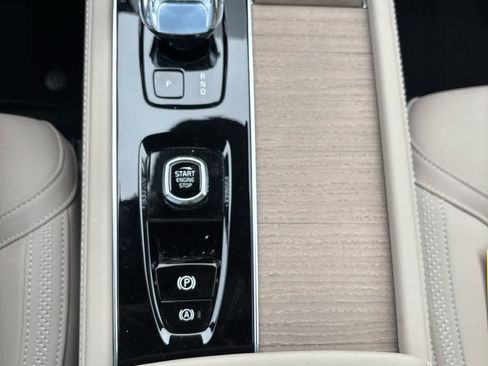 Used 2026 Volvo XC90 B6 Plus w/ Protection Package Premier AWD/4WD image 34