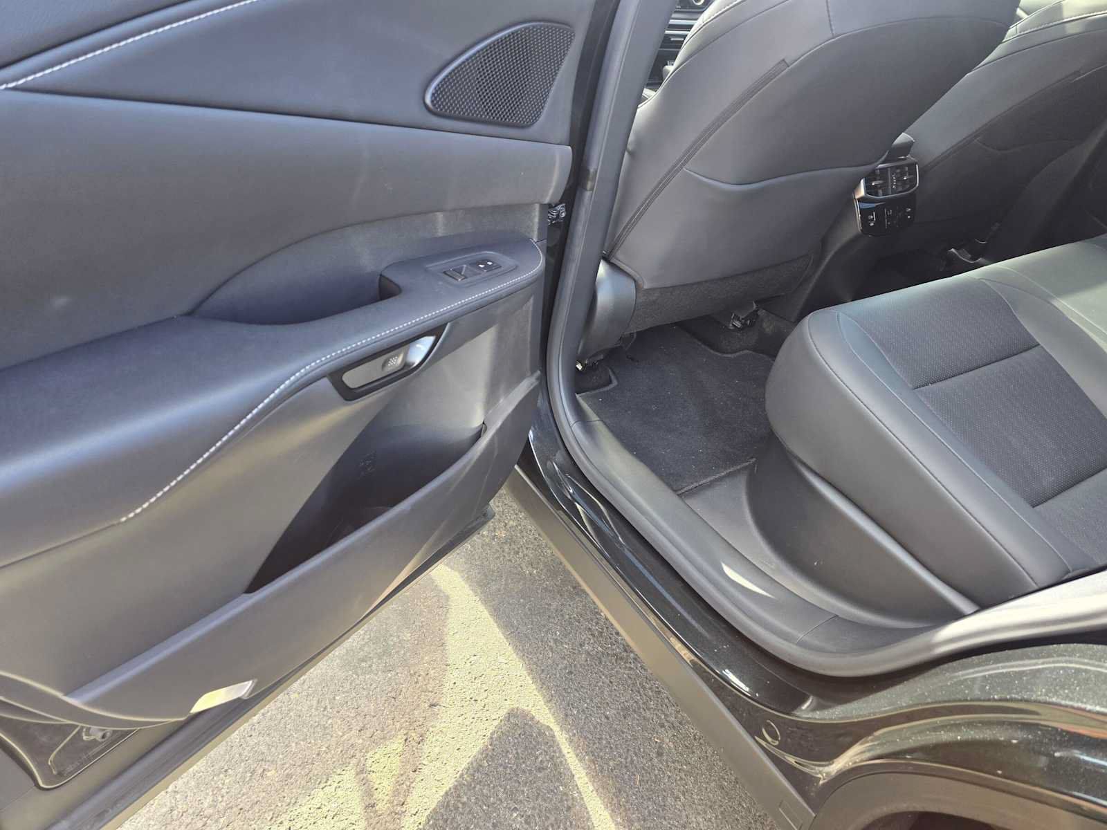 Used 2025 Lexus RX 350 Premium FWD image 17