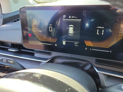 New 2026 Kia Carnival EX image 14