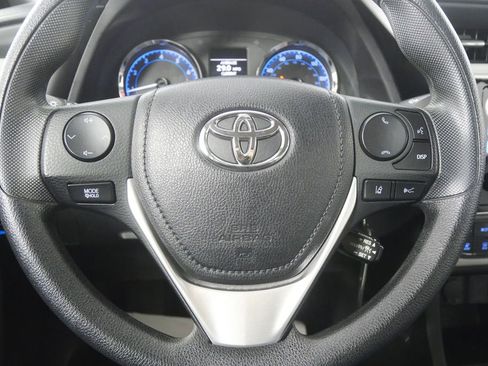 Used 2018 Toyota Corolla LE image 20