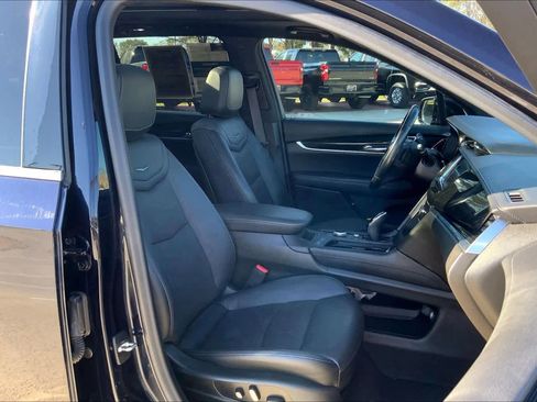 Used 2021 Cadillac XT6 Premium Luxury image 18
