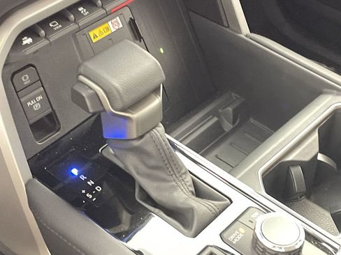 Used 2024 Toyota Tundra Limited image 15