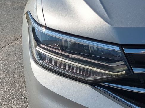 Used 2024 Volkswagen Tiguan S image 10