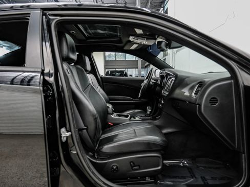 Used 2015 Dodge Charger R/T w/ Plus Group RWD image 45