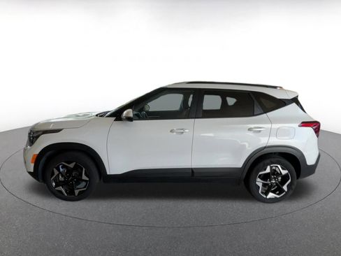 Used 2025 Kia Seltos S image 9
