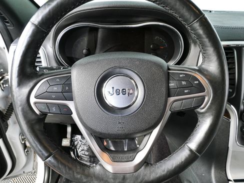 Used 2018 Jeep Grand Cherokee Limited RWD image 9