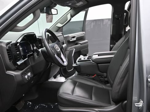 Used 2026 GMC Sierra 1500 SLT AWD/4WD image 18
