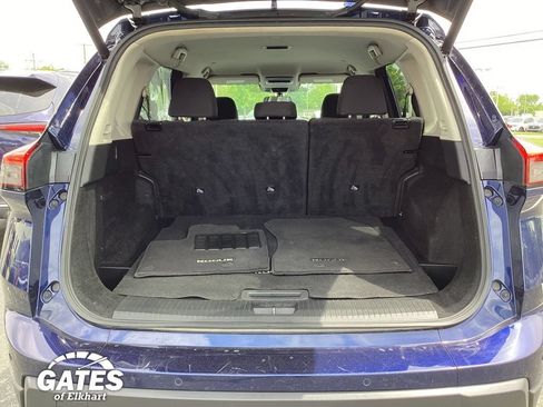 Used 2024 Nissan Rogue SV FWD image 8