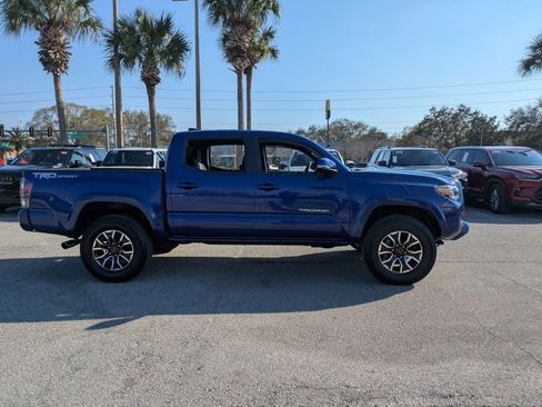 Used 2022 Toyota Tacoma TRD Sport w/ Technology Package image 4