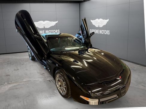 Used 2002 Chevrolet Corvette Z06 w/ Memory Pkg image 11