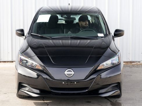 Used 2025 Nissan Leaf S image 40