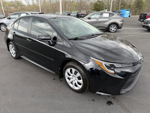 Used 2024 Toyota Corolla LE FWD image 5