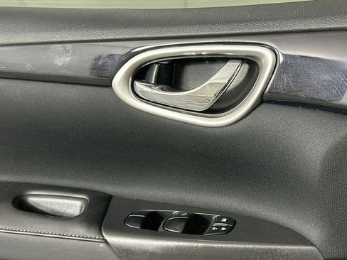 Used 2018 Nissan Sentra SV FWD image 15