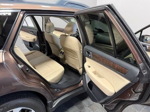 Used 2019 Subaru Outback 3.6R Limited AWD/4WD image 27